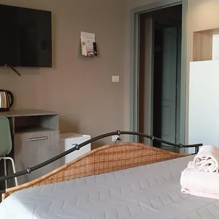 Πανσιόν Cconforthotels Suite&Chic